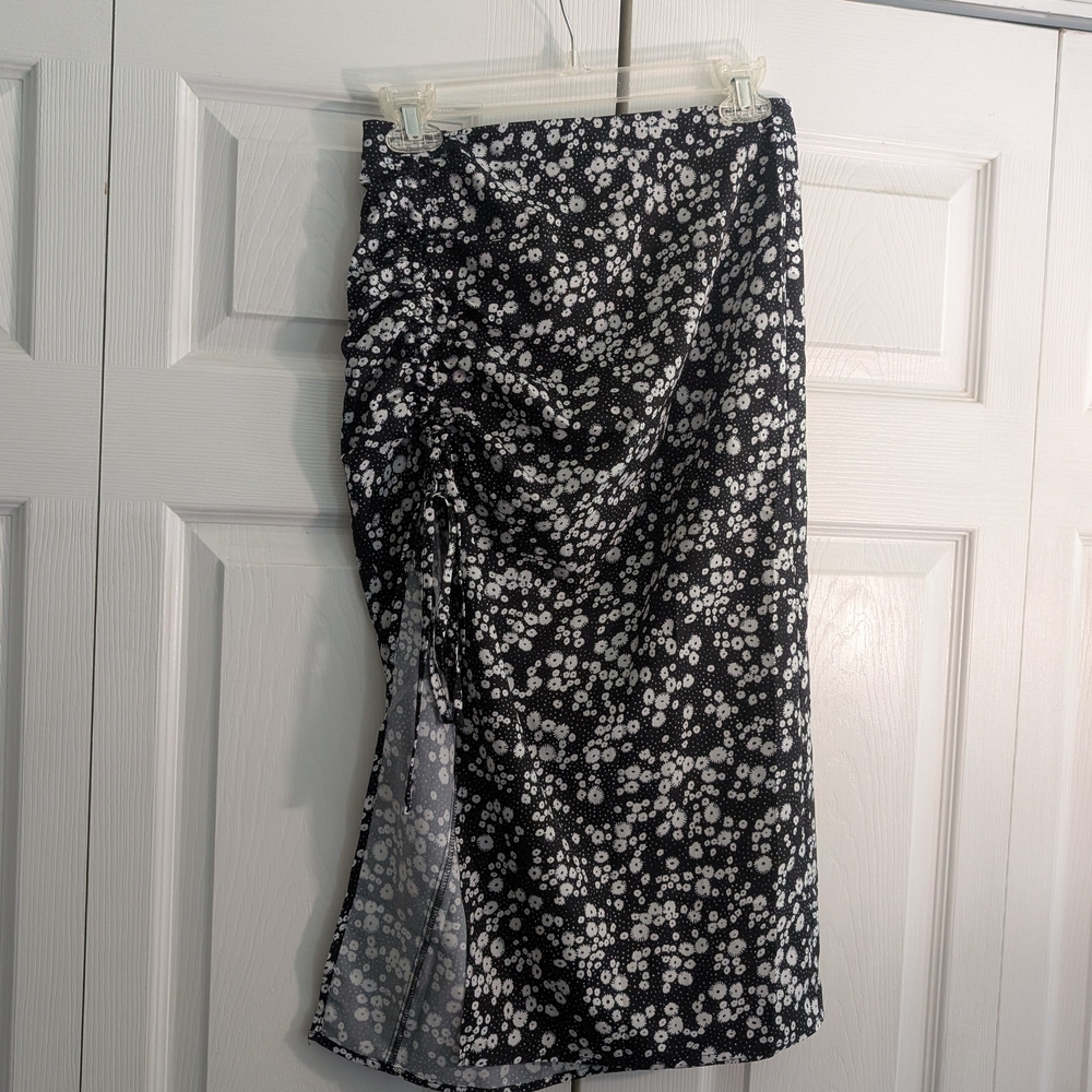 SHEIN Black and White Ruched Midi Skirt